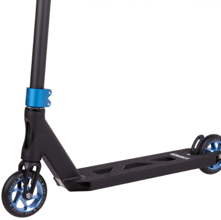 Freestyle koloběžka Striker Essential M Black Blue