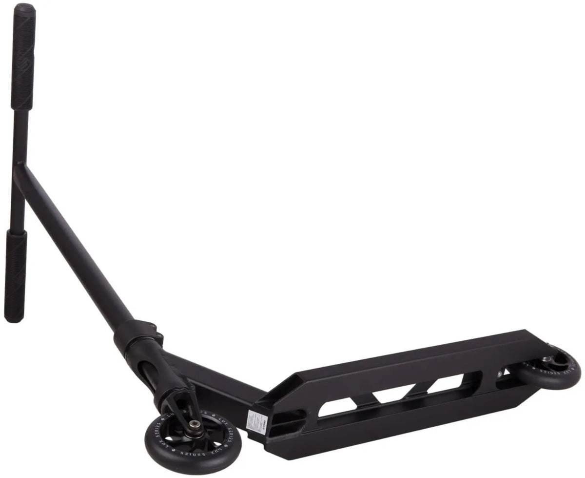 Freestyle koloběžka Striker Essential M Black