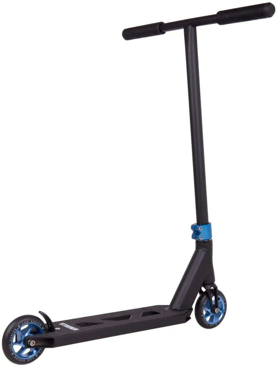 Freestyle koloběžka Striker Essential M Black Blue